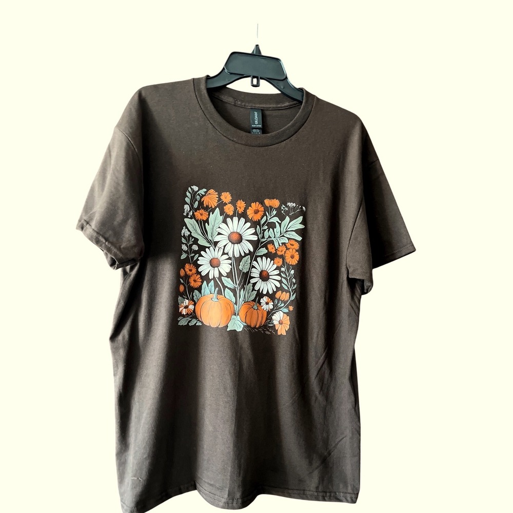Gildan Brown Short Sleeve Tee with Floral Pumpkin Design Size Large
